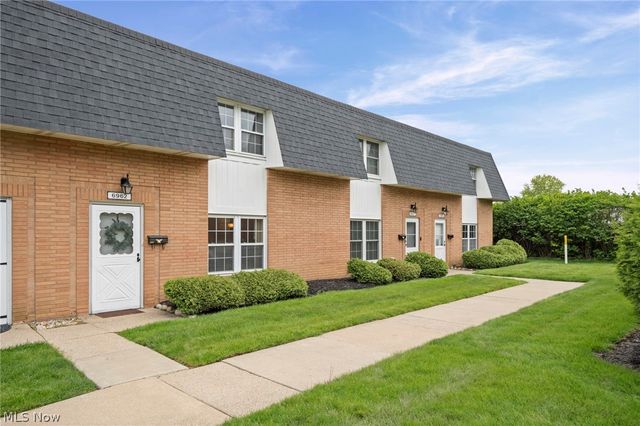 6962 S Parkway Drive, Middleburg Heights, OH 44130