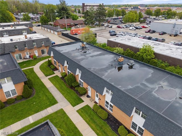 6962 S Parkway Drive, Middleburg Heights, OH 44130