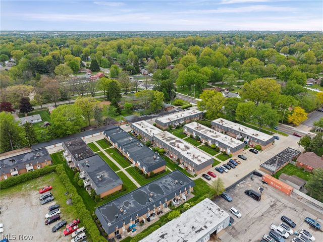 6962 S Parkway Drive, Middleburg Heights, OH 44130