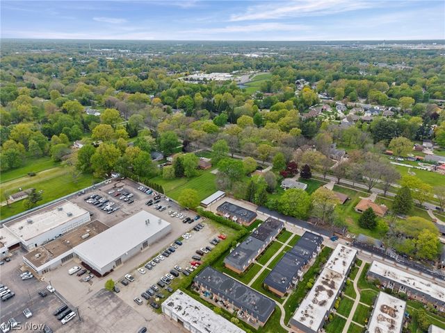 6962 S Parkway Drive, Middleburg Heights, OH 44130