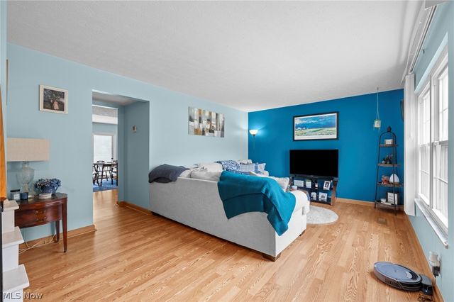 6962 S Parkway Drive, Middleburg Heights, OH 44130
