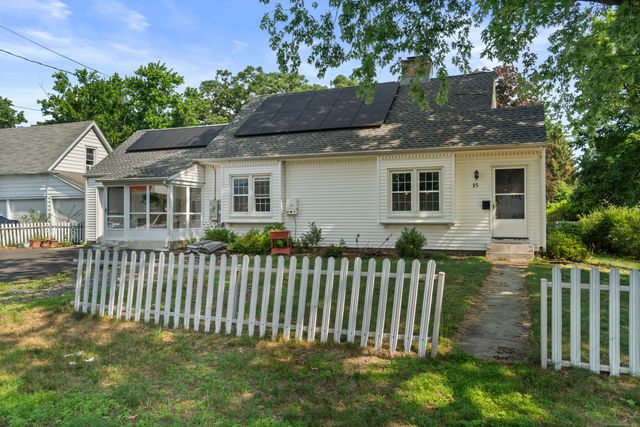15 Saint John Street, Manchester, CT 06040
