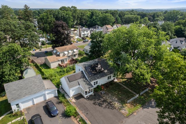 15 Saint John Street, Manchester, CT 06040