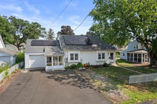 15 Saint John Street, Manchester, CT 06040
