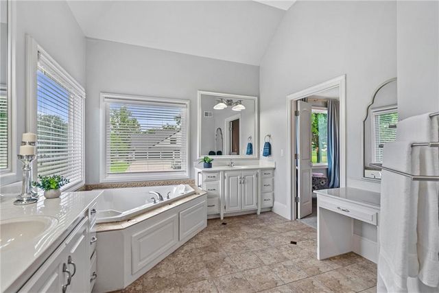 10507 W 145th Terrace, Overland Park, KS 66221
