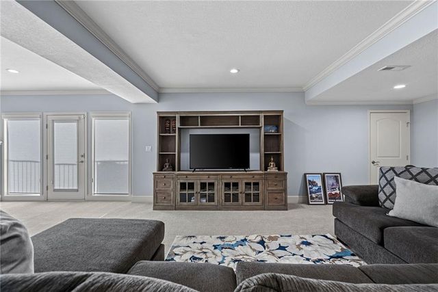 10507 W 145th Terrace, Overland Park, KS 66221