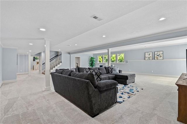 10507 W 145th Terrace, Overland Park, KS 66221