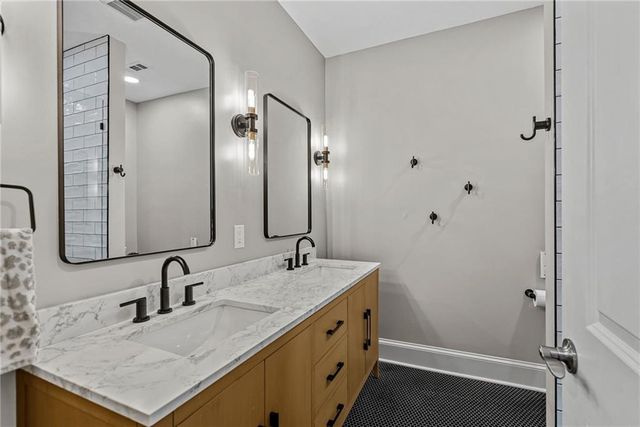 10507 W 145th Terrace, Overland Park, KS 66221