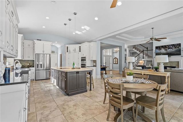 10507 W 145th Terrace, Overland Park, KS 66221