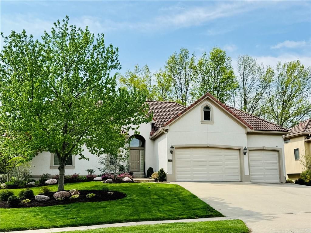 10507 W 145th Terrace, Overland Park, KS 66221