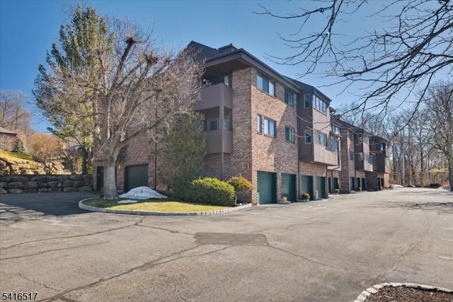 218 Indian Hollow Ct 218, Mahwah Twp., NJ 07430