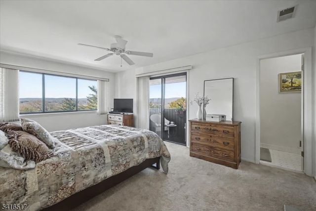 218 Indian Hollow Ct 218, Mahwah Twp., NJ 07430