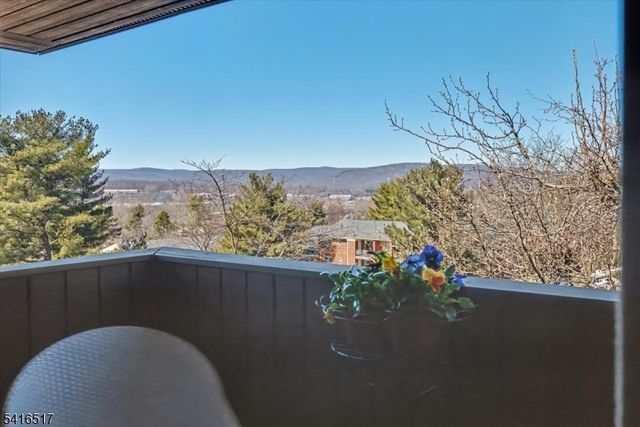 218 Indian Hollow Ct 218, Mahwah Twp., NJ 07430