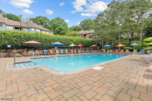 218 Indian Hollow Ct 218, Mahwah Twp., NJ 07430