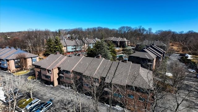 218 Indian Hollow Ct 218, Mahwah Twp., NJ 07430