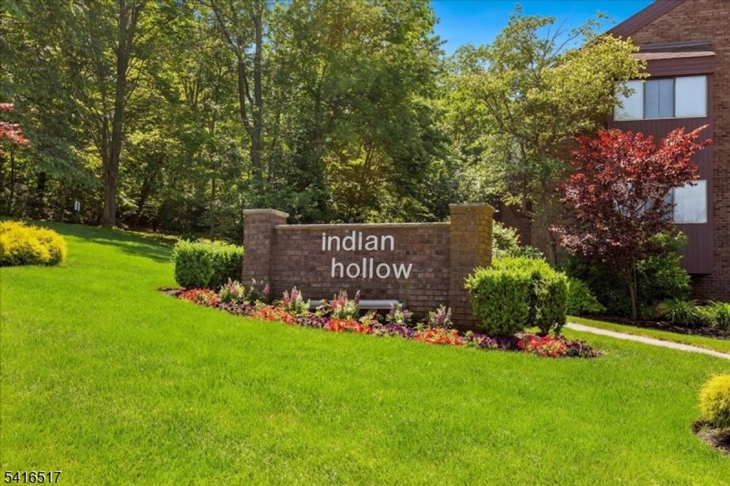 218 Indian Hollow Ct 218, Mahwah Twp., NJ 07430