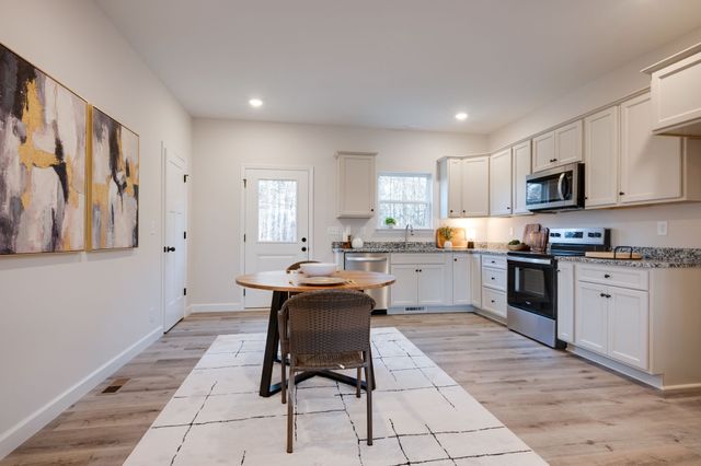 1152 Chestnut Drive, Burns, TN 37029