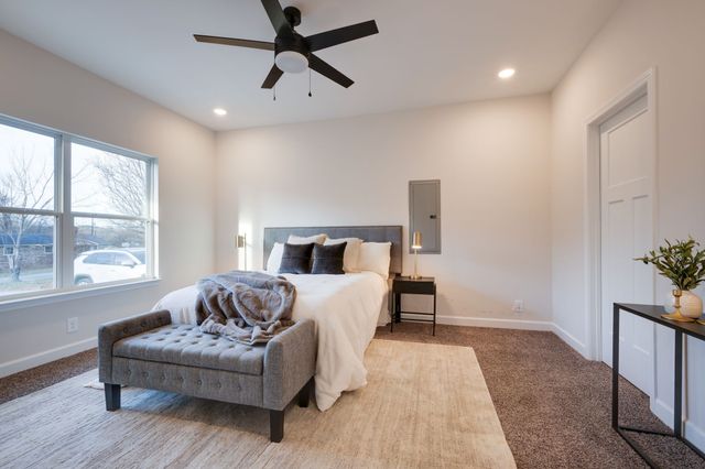 1152 Chestnut Drive, Burns, TN 37029