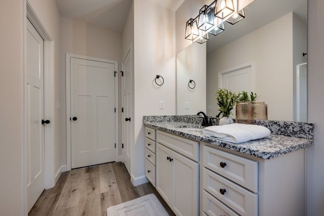 1152 Chestnut Drive, Burns, TN 37029