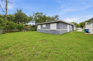 2249/2251 NW 66th St, Miami, FL 33147