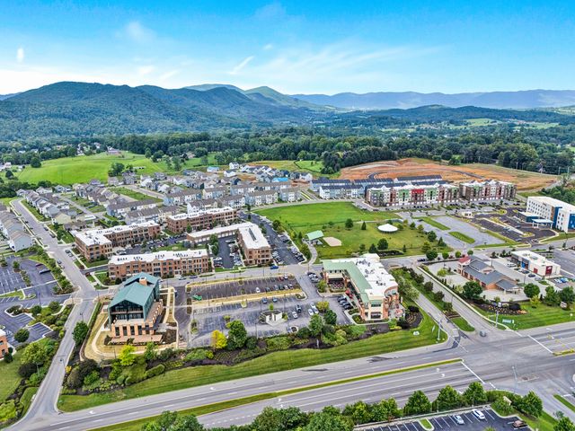 223 River Birch AVE, Daleville, VA 24083