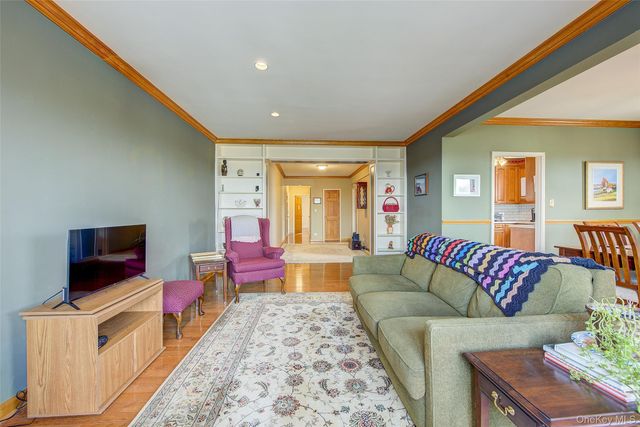 67-66 108 Street B64, Forest Hills, NY 11375