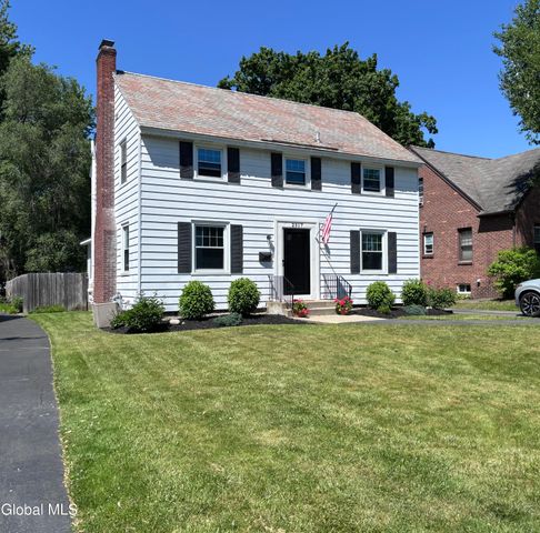 2317 Barcelona Road, Niskayuna, NY 12309
