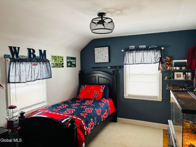 2317 Barcelona Road, Niskayuna, NY 12309