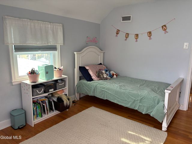 2317 Barcelona Road, Niskayuna, NY 12309