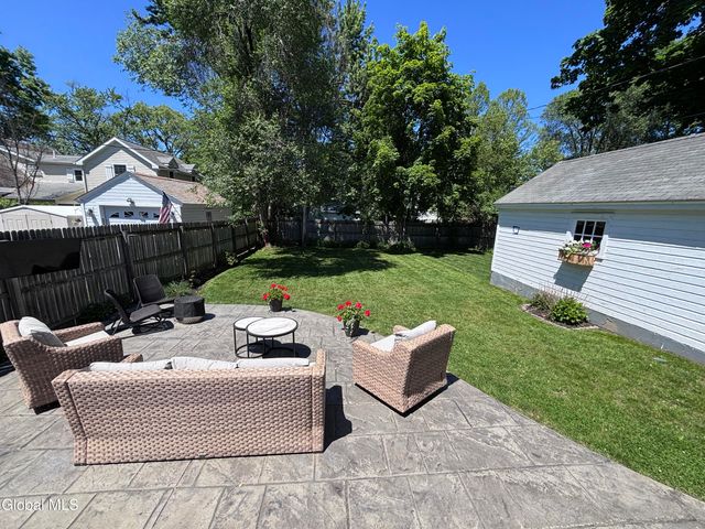 2317 Barcelona Road, Niskayuna, NY 12309