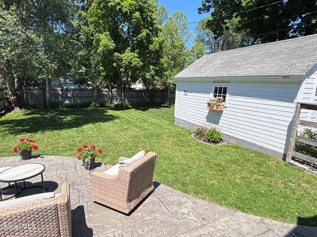 2317 Barcelona Road, Niskayuna, NY 12309