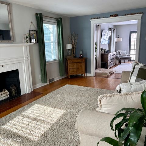 2317 Barcelona Road, Niskayuna, NY 12309