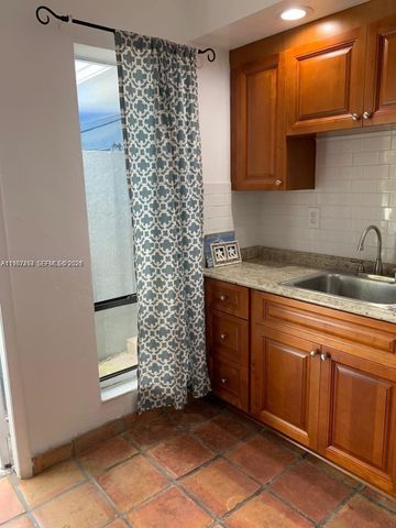 3475 SW 1st Ave 14, Miami, FL 33145