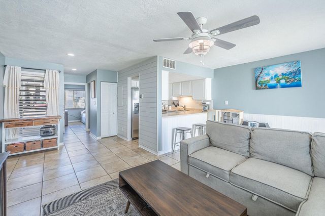 101 Old Ferry Road UNIT 27B, Shalimar, FL 32579