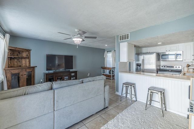 101 Old Ferry Road UNIT 27B, Shalimar, FL 32579
