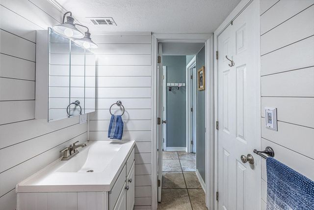 101 Old Ferry Road UNIT 27B, Shalimar, FL 32579