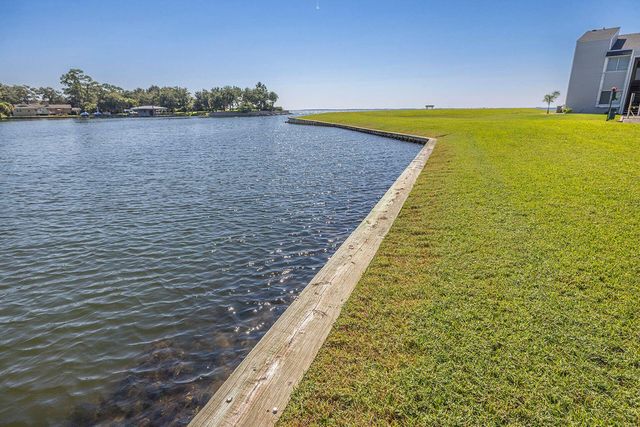 101 Old Ferry Road UNIT 27B, Shalimar, FL 32579
