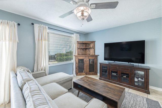 101 Old Ferry Road UNIT 27B, Shalimar, FL 32579