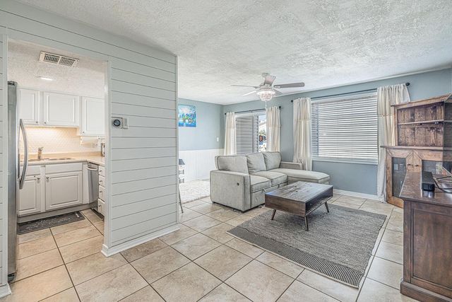101 Old Ferry Road UNIT 27B, Shalimar, FL 32579