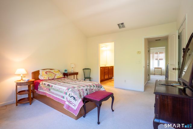 10 Lawrence Avenue 10, Danbury, CT 06810