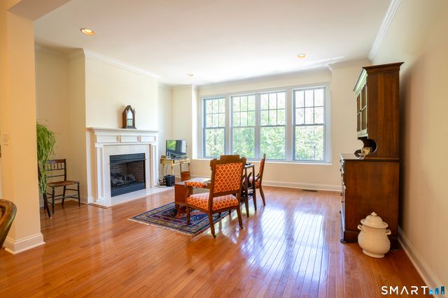 10 Lawrence Avenue 10, Danbury, CT 06810