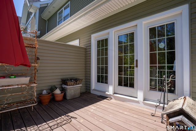 10 Lawrence Avenue 10, Danbury, CT 06810