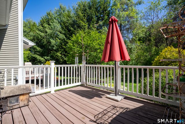 10 Lawrence Avenue 10, Danbury, CT 06810