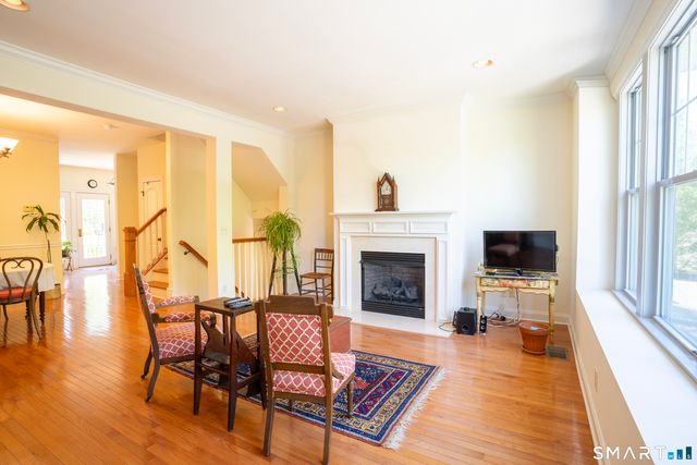 10 Lawrence Avenue 10, Danbury, CT 06810