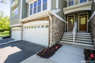 10 Lawrence Avenue 10, Danbury, CT 06810