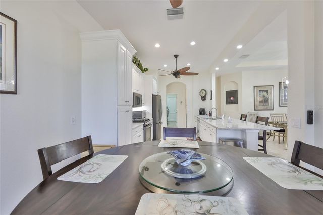 818 KING LEON WAY, Sun City Center, FL 33573