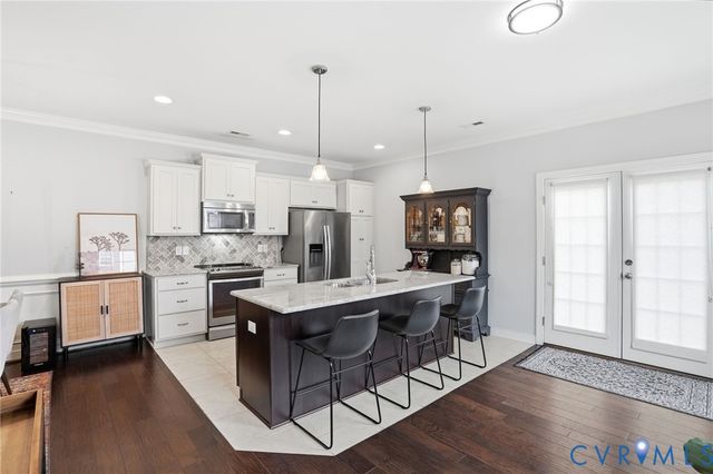 7443 Pebble Lake Dr, Mechanicsville, VA 23111