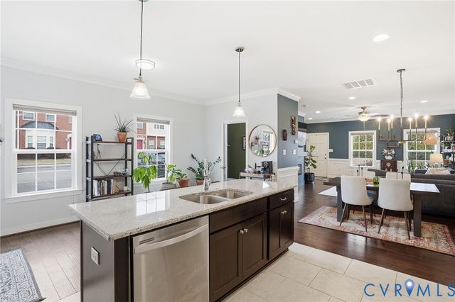 7443 Pebble Lake Dr, Mechanicsville, VA 23111