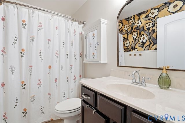 7443 Pebble Lake Dr, Mechanicsville, VA 23111