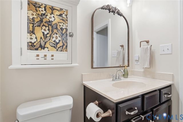 7443 Pebble Lake Dr, Mechanicsville, VA 23111